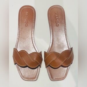 NEW: Mango Tan Leather Slide Sandals with white Stitching. Size 38 (8US)